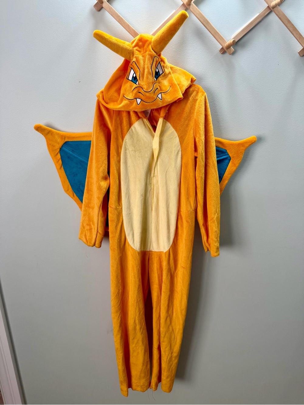 Pokémon Charizard Hooded Costume Detachable Wings Youth Size 4-6